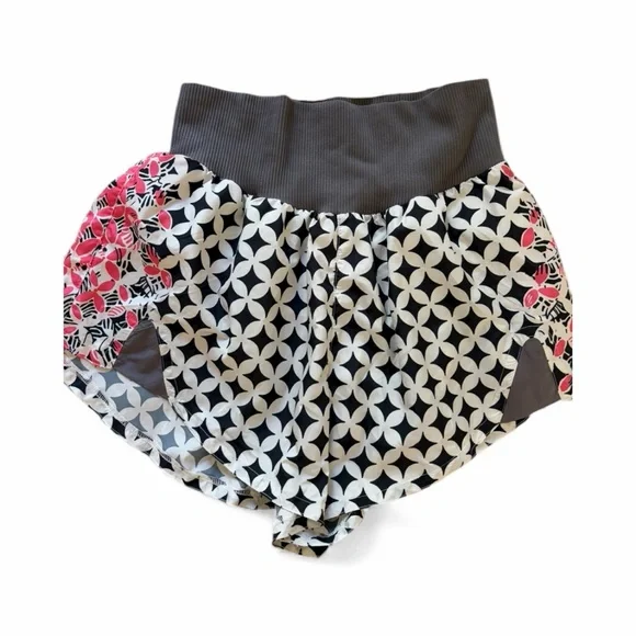 Free People movement Carpe Diem printed, floral shorts, NWT - Picture 6 of 6